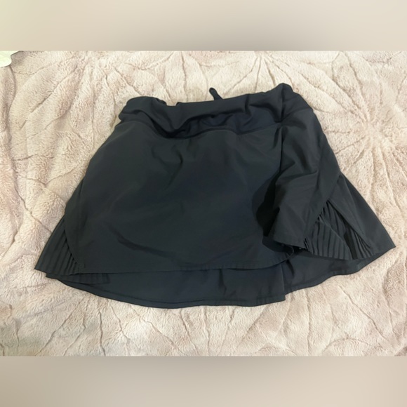 Lululemon pleated lined skirt - Picture 3 of 3
